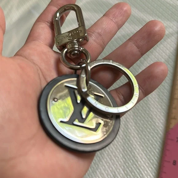 LV key chain or bag charm - Picture 4 of 4
